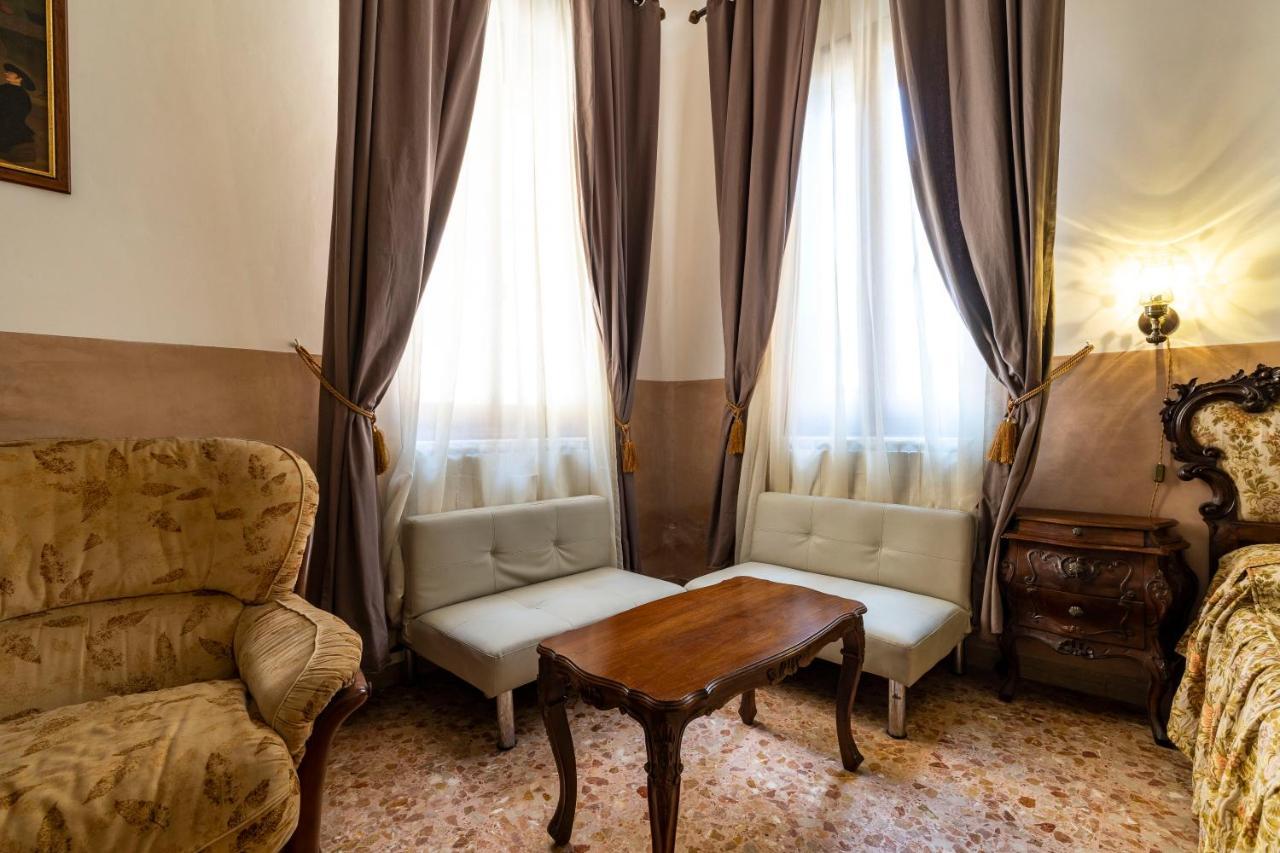 Queen House Venezia Eksteriør bilde