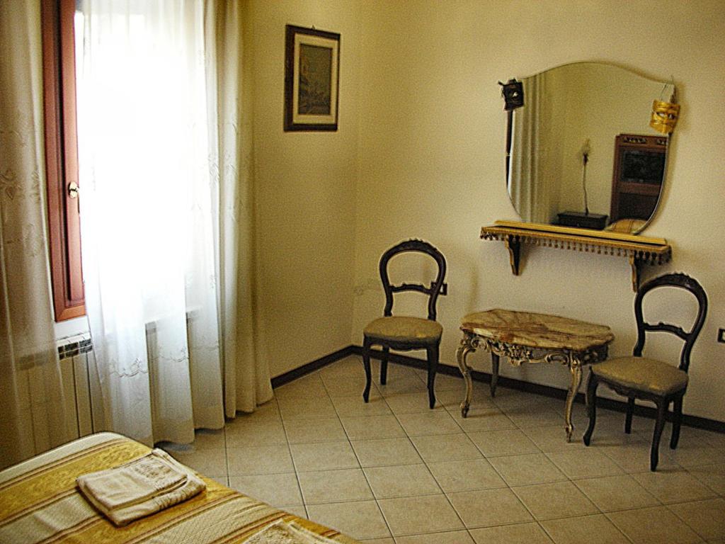 Queen House Venezia Rom bilde