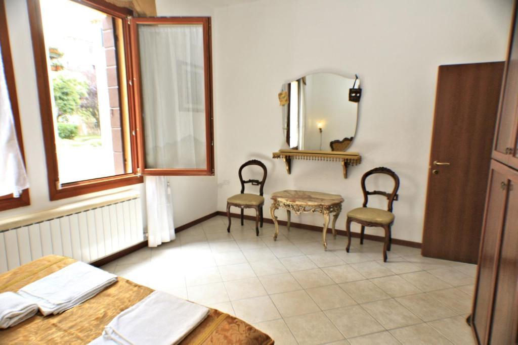 Queen House Venezia Rom bilde